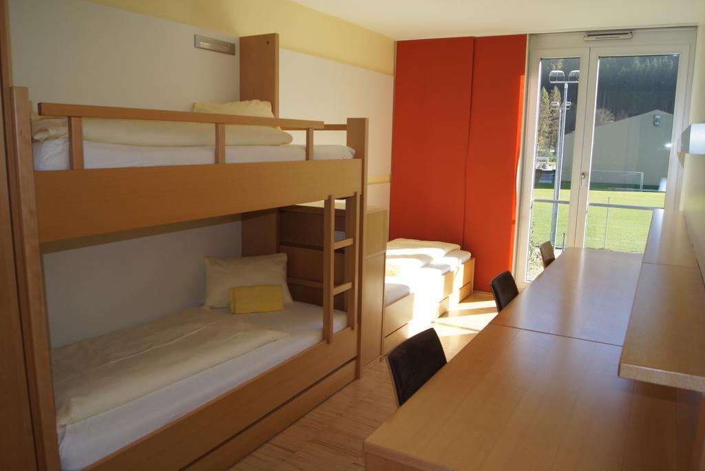 Hostel-Jugendherberge St. Johann Im Pongau Номер фото